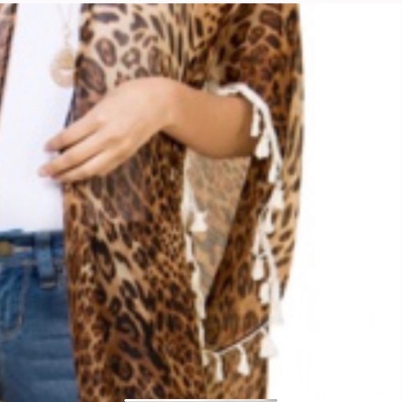 Just In Leopard Print Kimono w/cream tassels O/S - Picture 4 of 5